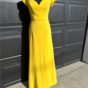 B. Smart Strapless Yellow Dress